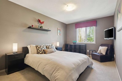24 Auburn Sound Crescent Se, Calgary, AB - Indoor Photo Showing Bedroom