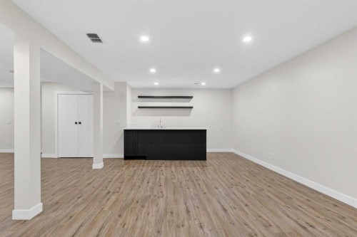 332 Wascana Crescent Se, Calgary, AB - Indoor
