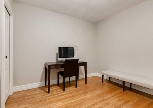 1817 18 Street Sw, Calgary, AB - Indoor