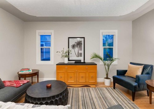 1817 18 Street Sw, Calgary, AB - Indoor Photo Showing Living Room