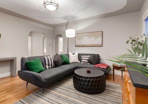 1817 18 Street Sw, Calgary, AB - Indoor Photo Showing Living Room