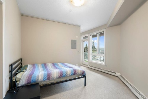 204-3111 34 Avenue Nw, Calgary, AB - Indoor Photo Showing Bedroom