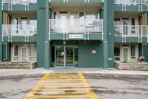 204-3111 34 Avenue Nw, Calgary, AB - Outdoor