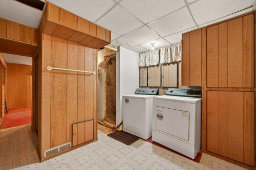83 Ferncliff Crescent Se, Calgary, AB - Indoor Photo Showing Laundry Room