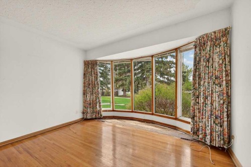 83 Ferncliff Crescent Se, Calgary, AB - Indoor Photo Showing Other Room