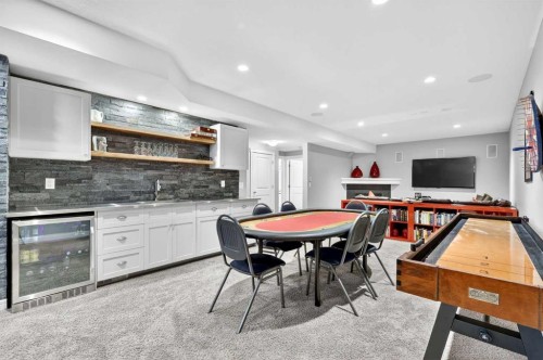 31 Kingston View Se, Airdrie, AB - Indoor