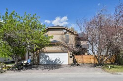 44 Coach Manor Rise SW Calgary, AB T3H 1C4