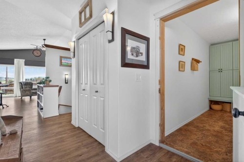 283 Willow Ridge Manor, Diamond Valley, AB - Indoor Photo Showing Other Room