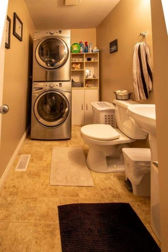 10-33139 Range Road 55, Rural Mountain View County, AB - Indoor Photo Showing Laundry Room