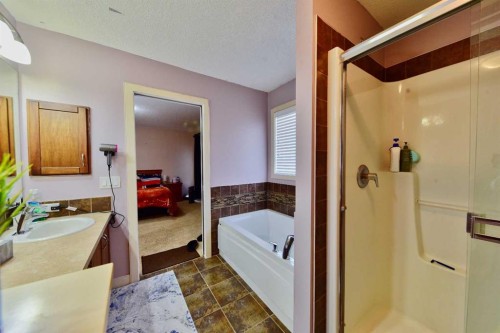 18 Redstone Manor Ne, Calgary, AB - Indoor Photo Showing Bathroom