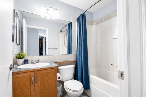 168 Prestwick Heights Se, Calgary, AB - Indoor Photo Showing Bathroom