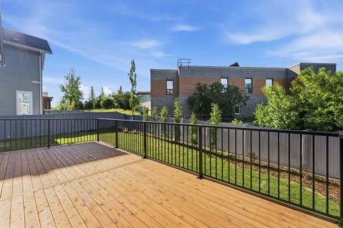 378 Bessborough Drive Sw, Calgary, AB - Indoor Photo Showing Living Room