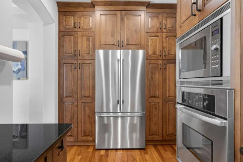 30 Cranarch Circle Se, Calgary, AB - Indoor Photo Showing Kitchen