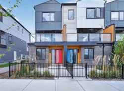 8562 19 Avenue SE Calgary, AB T2A 0M8