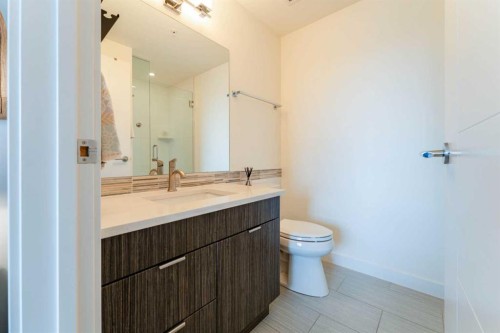 3402-930 6 Avenue Sw, Calgary, AB - Indoor Photo Showing Bathroom