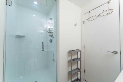 3402-930 6 Avenue Sw, Calgary, AB - Indoor Photo Showing Bathroom