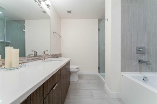 3402-930 6 Avenue Sw, Calgary, AB - Indoor Photo Showing Bathroom
