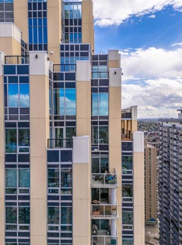 3402-930 6 Avenue Sw, Calgary, AB - Outdoor With Balcony With Facade