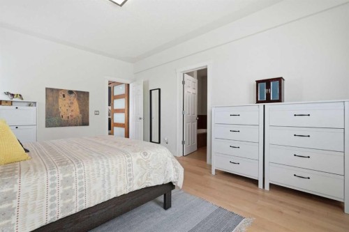 130 Garrison Square Sw, Calgary, AB - Indoor Photo Showing Bedroom
