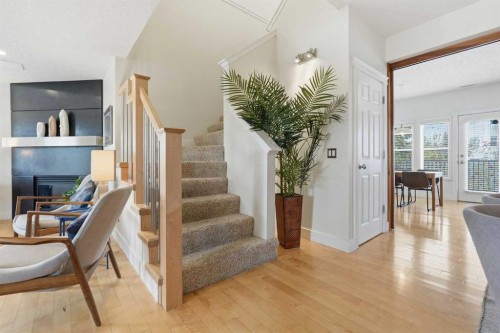 130 Garrison Square Sw, Calgary, AB - Indoor Photo Showing Other Room