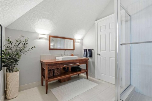 130 Garrison Square Sw, Calgary, AB - Indoor Photo Showing Bathroom