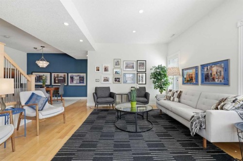 130 Garrison Square Sw, Calgary, AB - Indoor Photo Showing Living Room