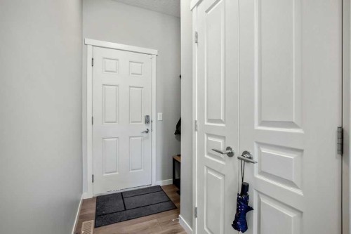 219 Mahogany Grove Se, Calgary, AB - Indoor Photo Showing Other Room