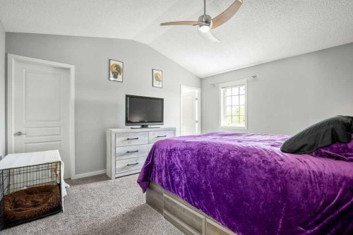 219 Mahogany Grove Se, Calgary, AB - Indoor Photo Showing Bedroom