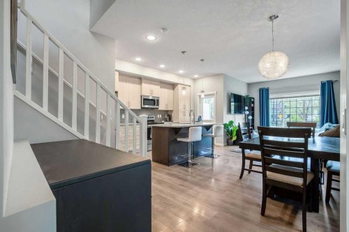 219 Mahogany Grove Se, Calgary, AB - Indoor Photo Showing Dining Room