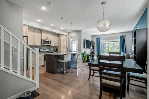 219 Mahogany Grove Se, Calgary, AB - Indoor Photo Showing Dining Room
