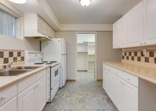 108 Sanderling Rise Nw, Calgary, AB 