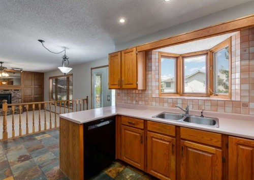 108 Sanderling Rise Nw, Calgary, AB 