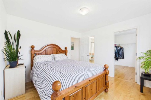 144 Simcoe Place Sw, Calgary, AB - Indoor Photo Showing Bedroom