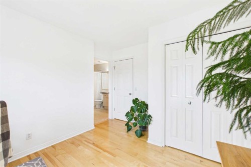 144 Simcoe Place Sw, Calgary, AB - Indoor Photo Showing Other Room
