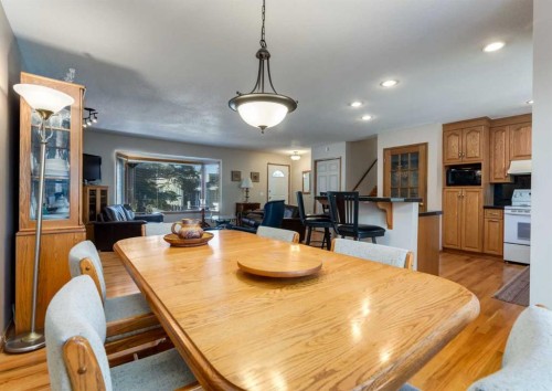 4808 Valiant Drive Nw, Calgary, AB - Indoor Photo Showing Dining Room
