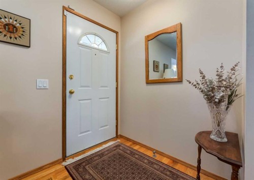 4808 Valiant Drive Nw, Calgary, AB - Indoor Photo Showing Other Room