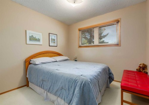 4808 Valiant Drive Nw, Calgary, AB - Indoor Photo Showing Bedroom