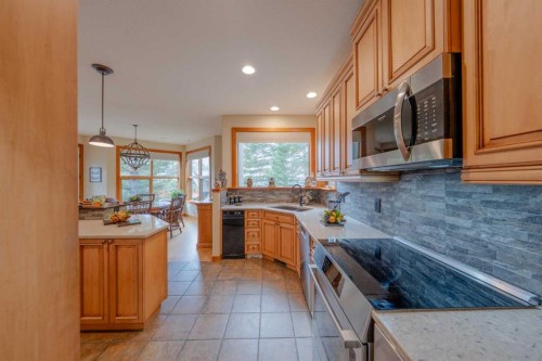 14 Blue Grouse Ridge, Canmore, AB - Indoor Photo Showing Kitchen