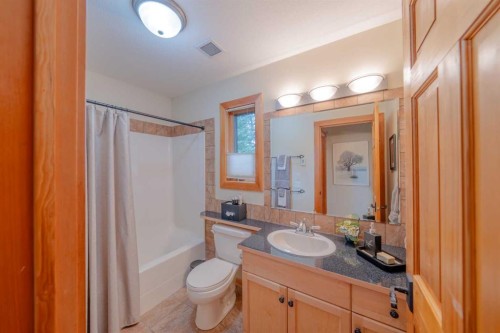 14 Blue Grouse Ridge, Canmore, AB - Indoor Photo Showing Bathroom