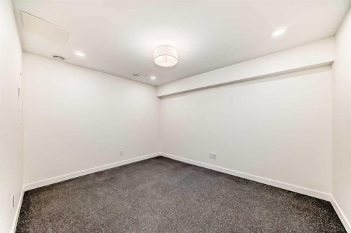 4056 Kovitz Lane Nw, Calgary, AB - Indoor Photo Showing Other Room