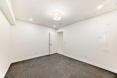 4056 Kovitz Lane Nw, Calgary, AB - Indoor Photo Showing Other Room