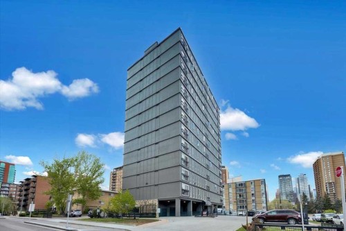 704-706 15 Avenue SW Calgary, AB T2R 0R7