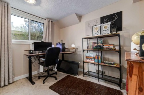 4-333 Braxton Place Sw, Calgary, AB - Indoor Photo Showing Office