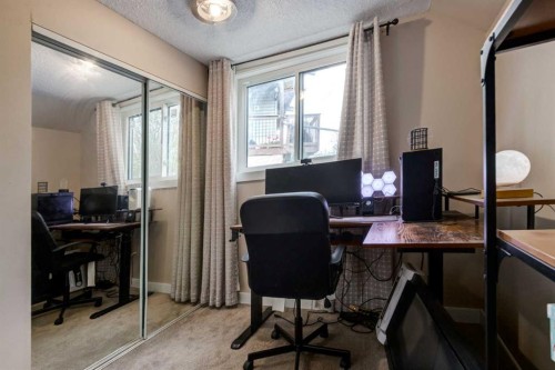 4-333 Braxton Place Sw, Calgary, AB - Indoor Photo Showing Office