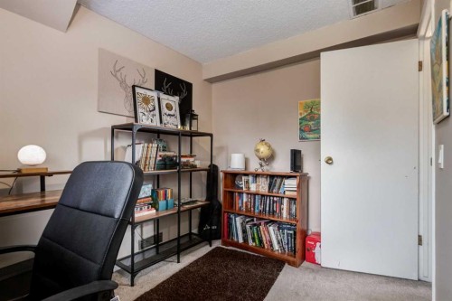 4-333 Braxton Place Sw, Calgary, AB - Indoor Photo Showing Office