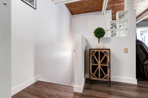 4-333 Braxton Place Sw, Calgary, AB - Indoor Photo Showing Other Room
