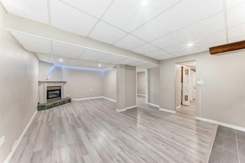 4607 Marwood Way Ne, Calgary, AB - Indoor