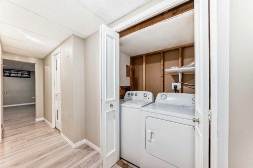 4607 Marwood Way Ne, Calgary, AB - Indoor Photo Showing Laundry Room
