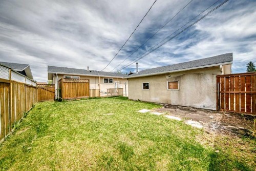 4607 Marwood Way Ne, Calgary, AB - Outdoor