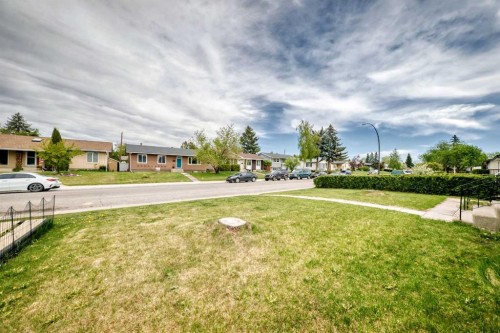 4607 Marwood Way Ne, Calgary, AB - Outdoor